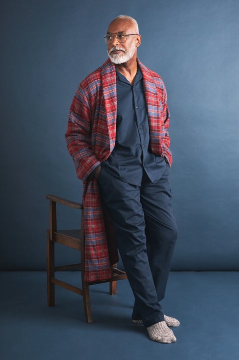 Men's Deckhand Checked Flannel Robe Model Image