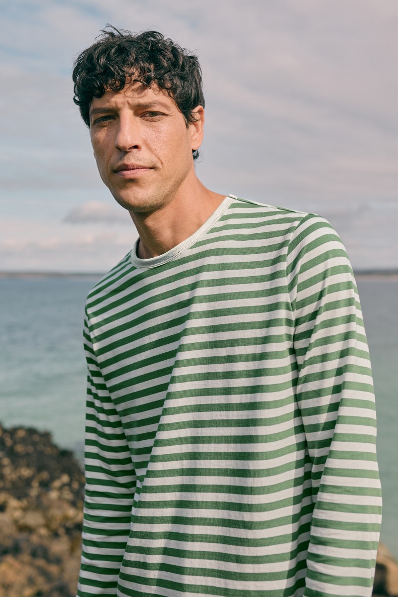 An image of Seasalt  Men's Crew Neck Sailor Shirt in GOTS-Certified Organic Cotton 