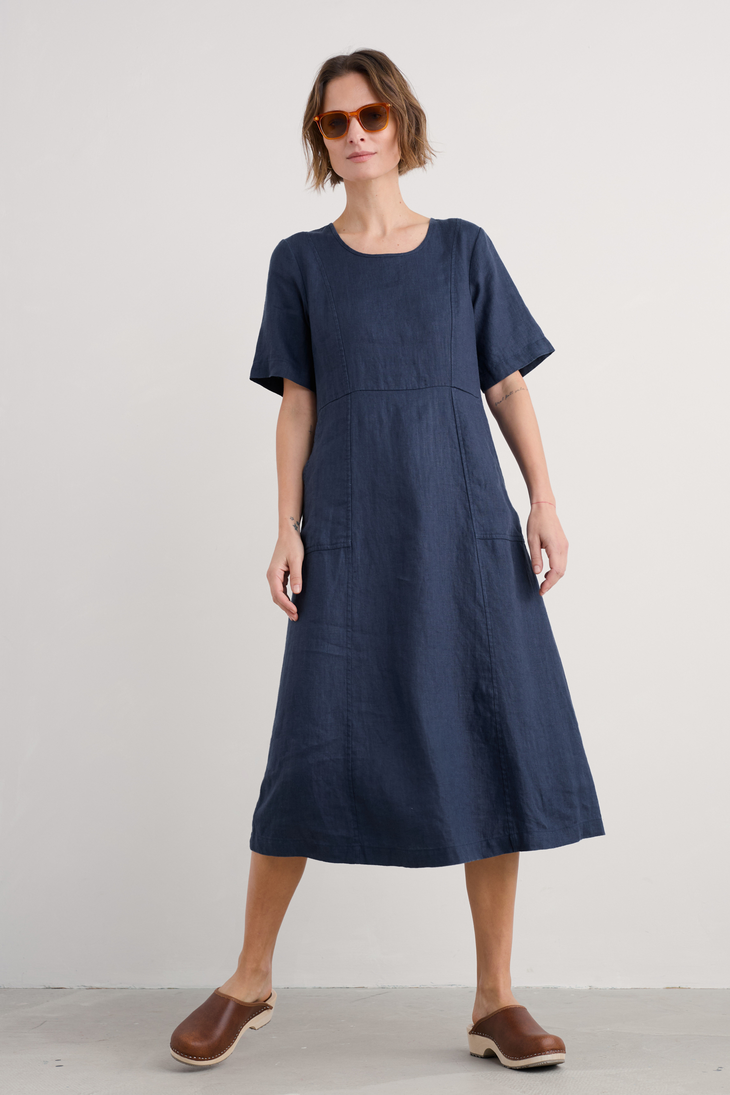 An image of Seasalt  Grass Wave Linen Midi Dress 