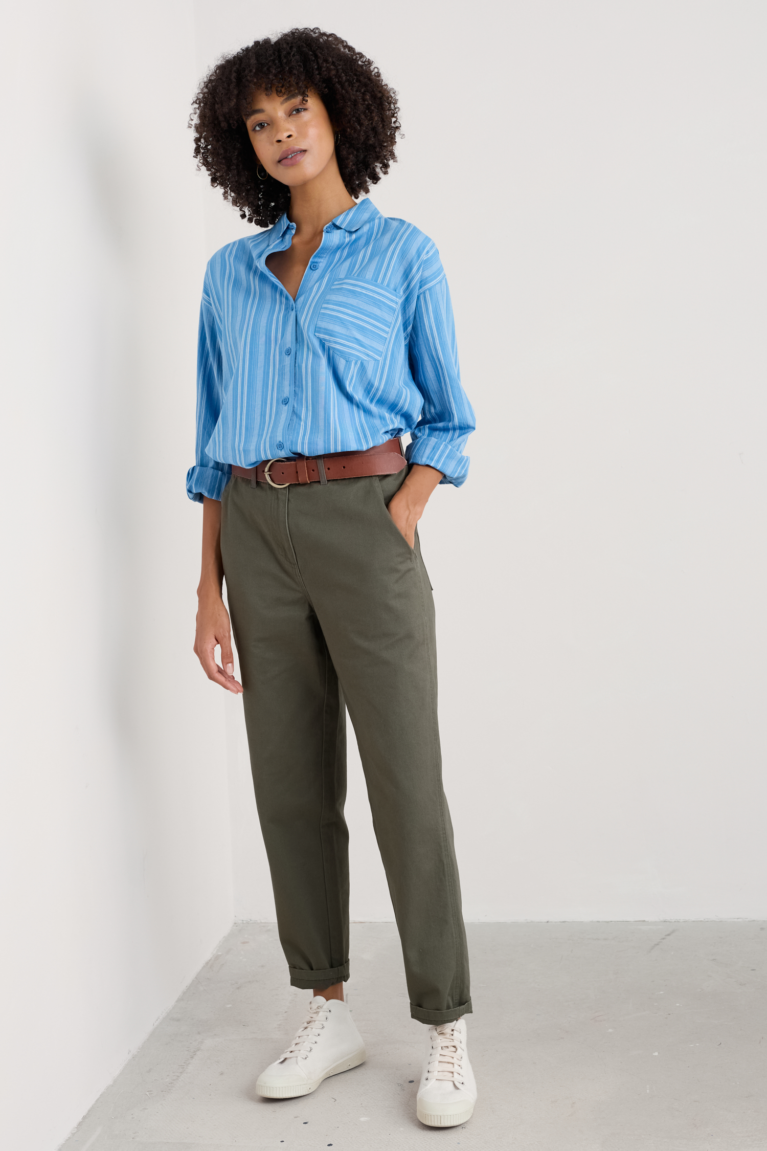An image of Seasalt  Mor Path Organic Cotton Tapered Trousers 