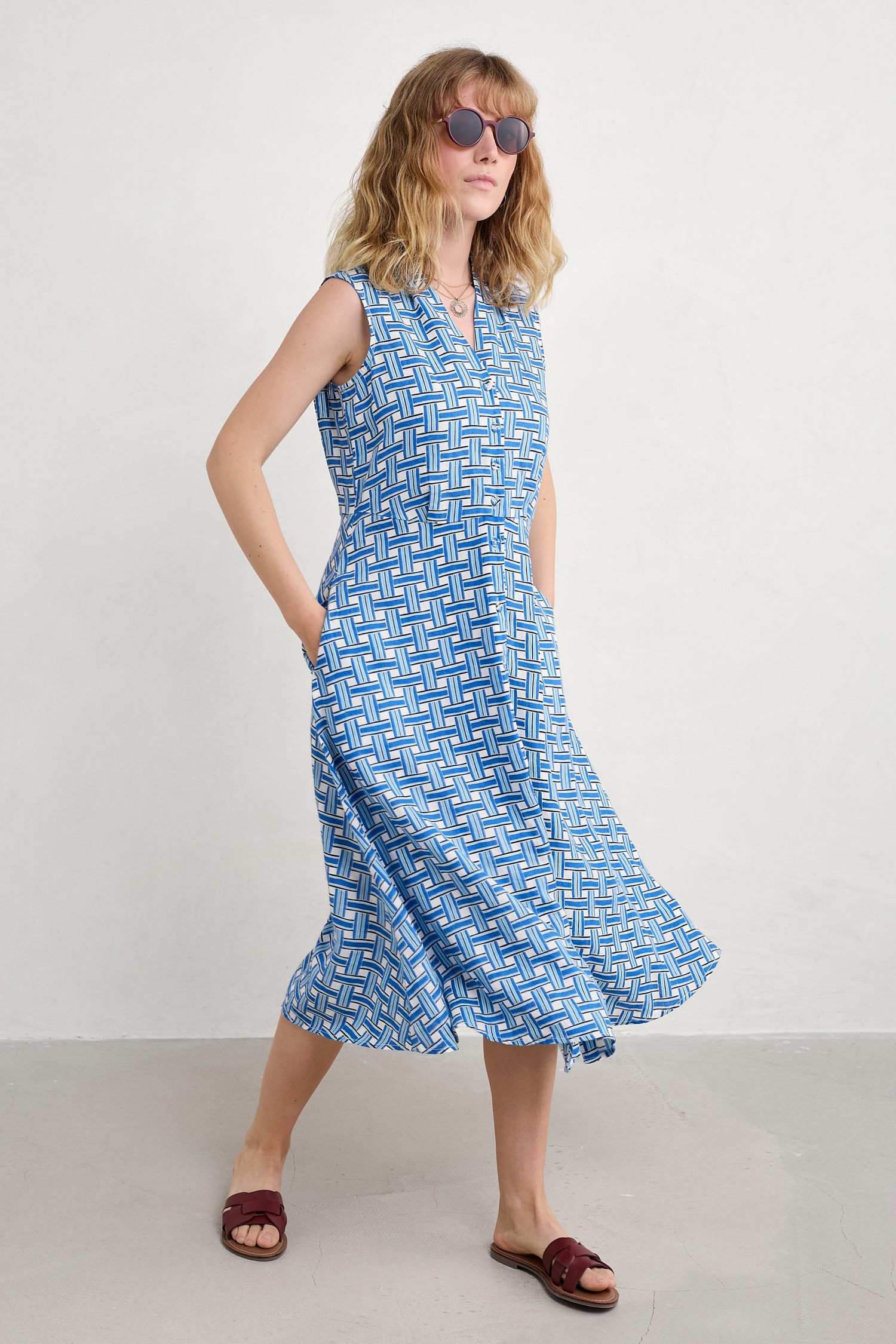 An image of Seasalt  Carved Wood Linen Sleeveless Dress 